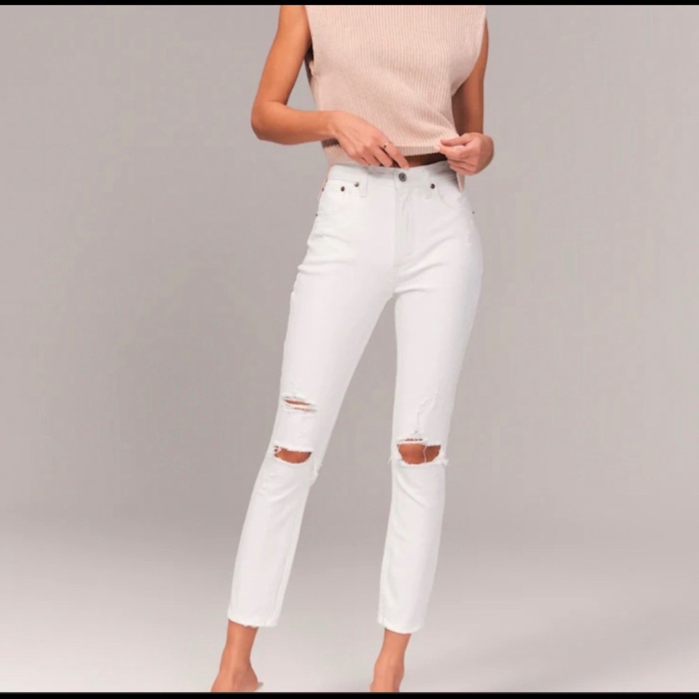 Abercrombie & Fitch size 26 white ripped jeans